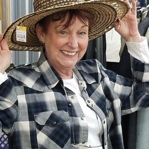 Meet your Posher, Cindy